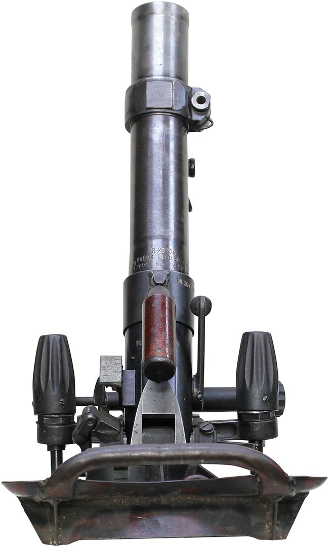 第二次大戦期 ドイツ軍 5cm leGrW 36 迫撃砲の後面ビュー