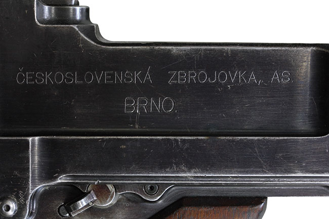 ZB26 軽機関銃の機関部左側面のメーカー刻印の詳細