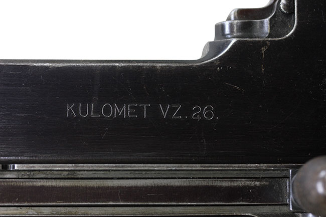 ZB26 軽機関銃の機関部右側面のモデル名刻印の詳細