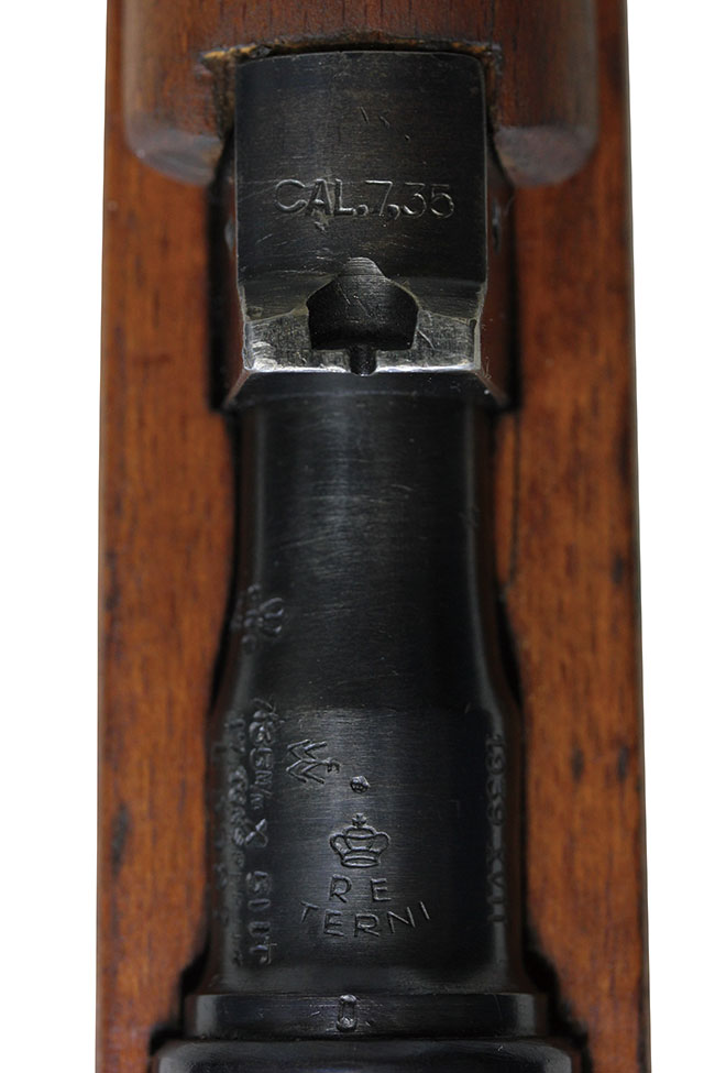 カルカノ M1938 短小銃のリア・サイトおよび薬室部分の刻印の詳細