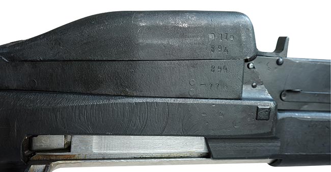 第二次大戦期 ソビエト軍 PTRS 1941 対戦車ライフルの機関部および弾倉底板のシリアルNo.刻印の詳細