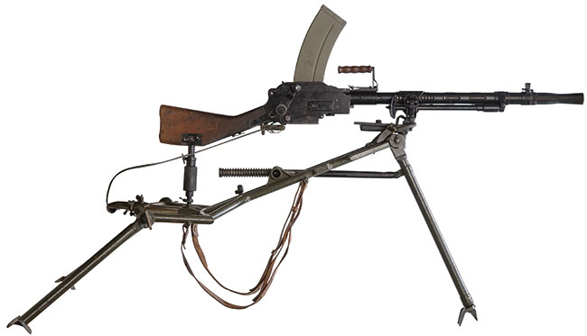 第二次大戦期 ポルトガル軍 ポルトガル マドセン m/940 軽機関銃の三脚搭載状態の右側面ビュー
