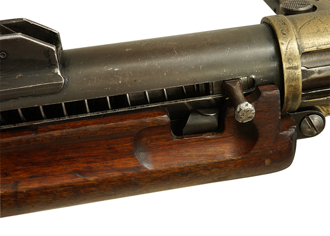 ランチェスター Mk I* 短機関銃のボルト・セーフティの詳細