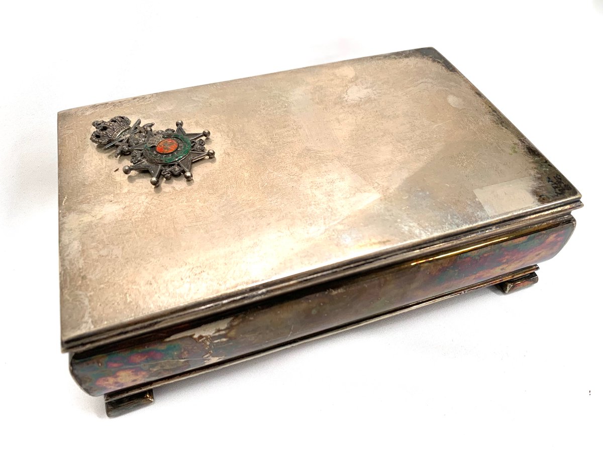 ロイヤル・ゲルフ勲章付銀製小箱