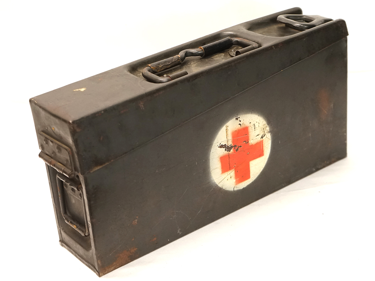 ドイツ軍 弾薬箱入り衛生キット