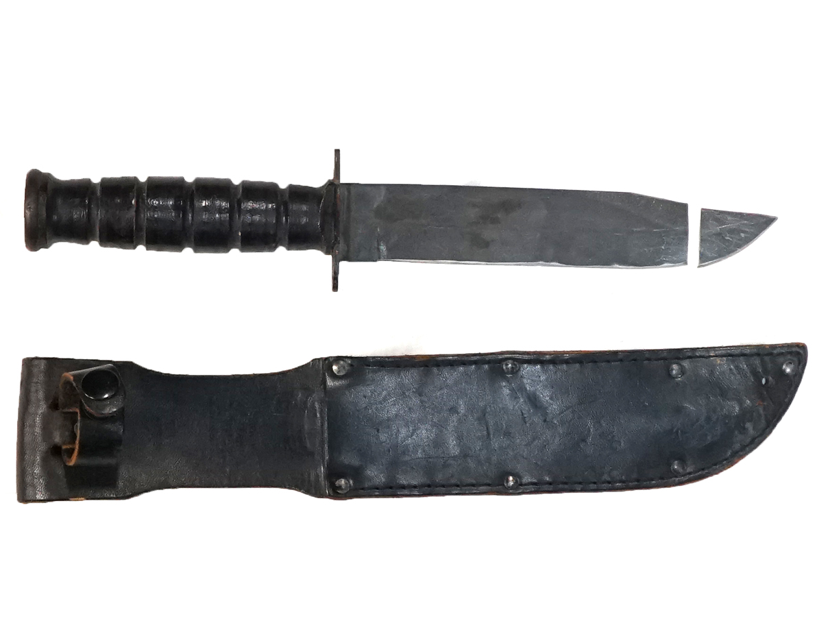 KA-BAR ファイティング・ナイフ (Camillus社製)