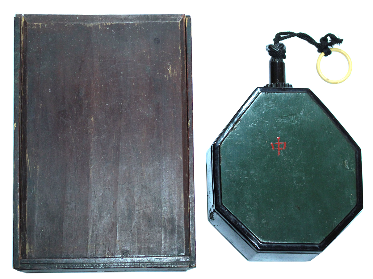 大筒用木製黒青漆塗八角形火薬入 (時代箱付)