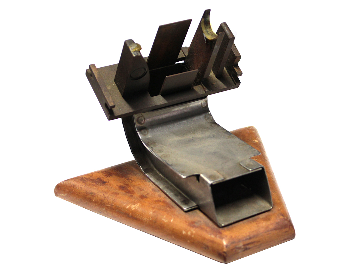 .50口径 アモ・リンク・シュート (木製台座付)