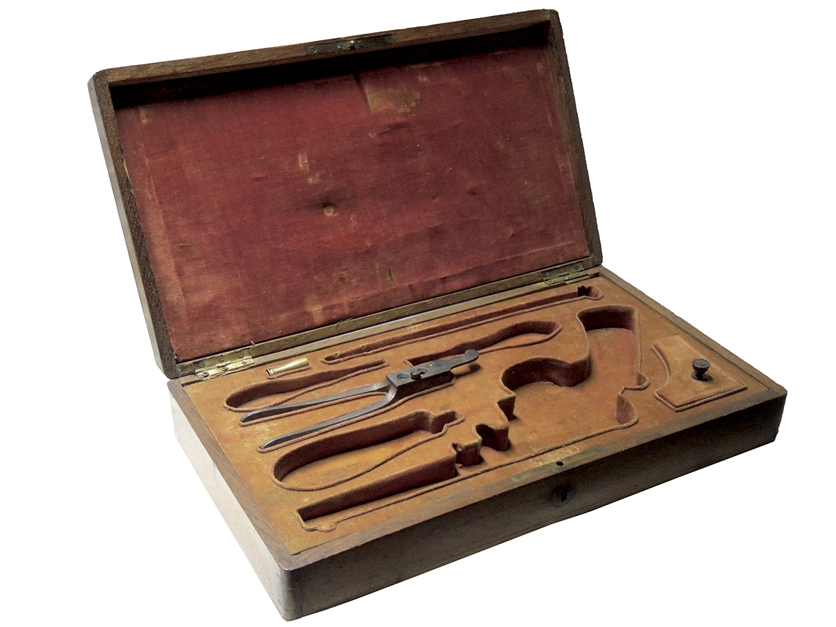 英国製 フレンチ・タイプ リボルバー木箱 (モールド付)