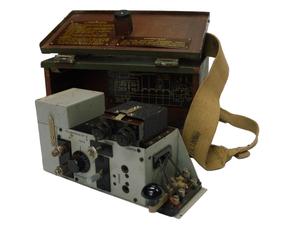 英軍 ポータブル電鍵無線機