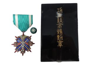 功五級金鵄勲章 (略章、箱付)【82】